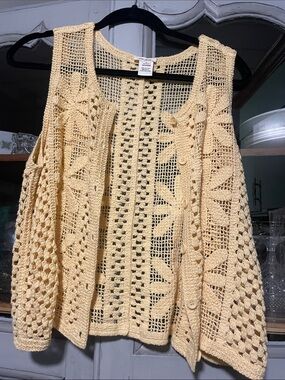 Ultra Pink Cream Crochet Openwork Button-Front Vest